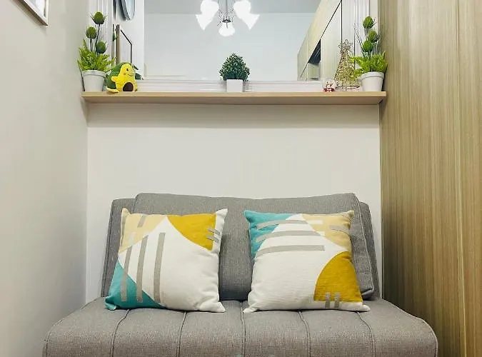 Grace Residences 1 Bedroom With Balcony Bgc View Netflix Apartment